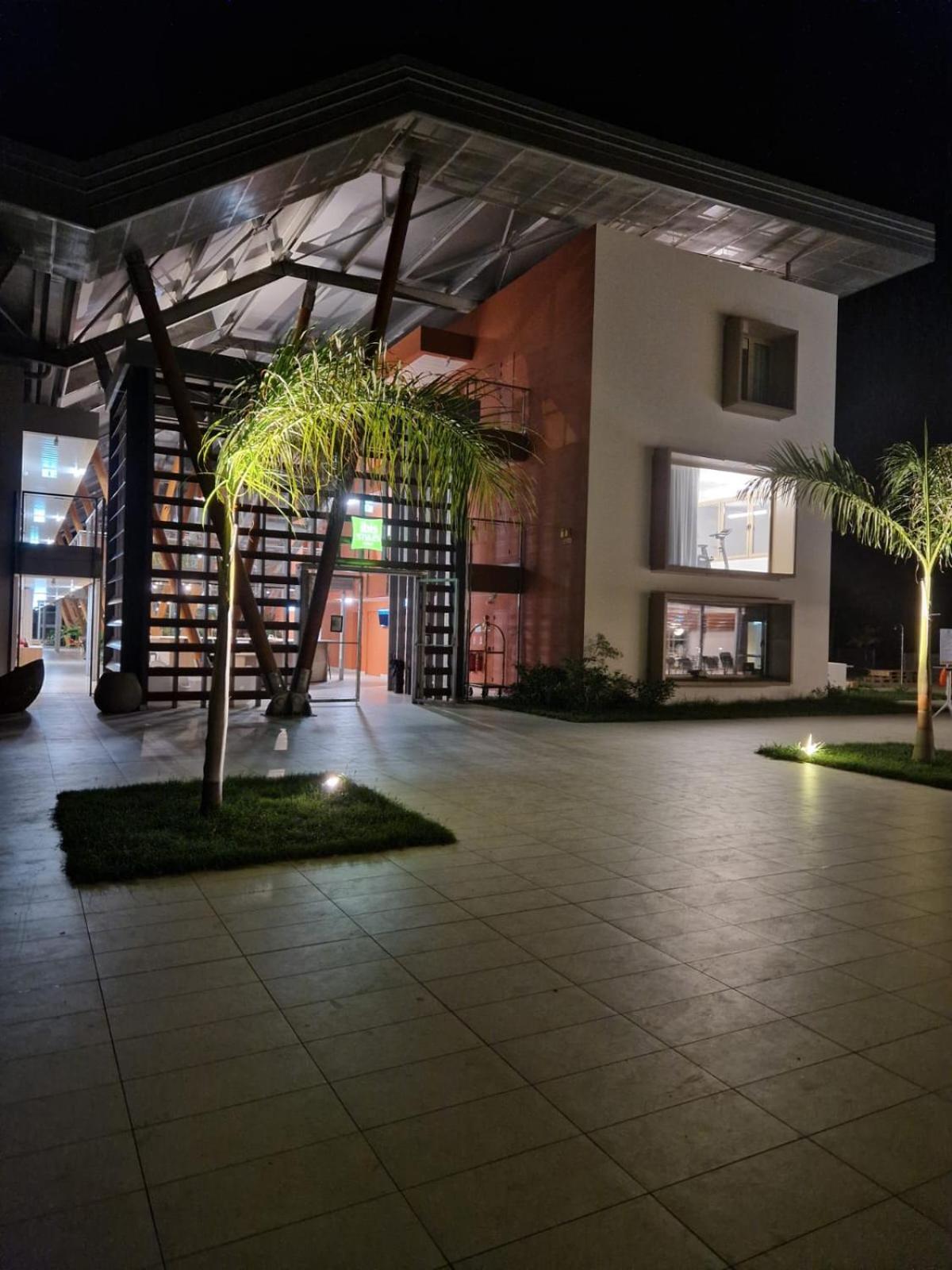 Ibis Styles Mayotte Aeroport Pamandzi Exterior foto