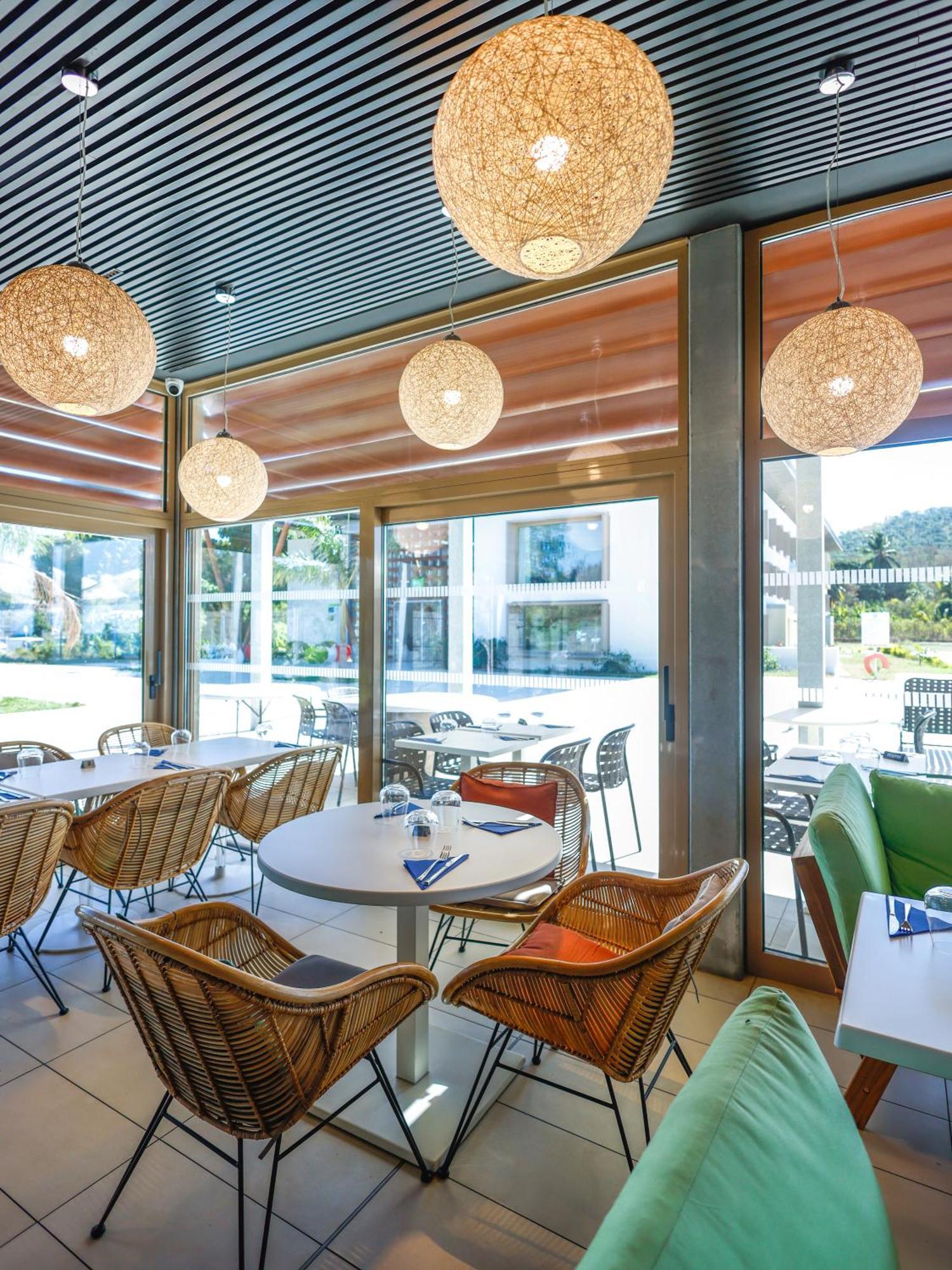 Ibis Styles Mayotte Aeroport Pamandzi Exterior foto
